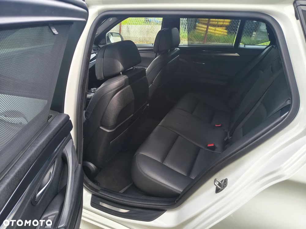 BMW Seria 5 525d xDrive Sport-Aut Luxury Line - 22