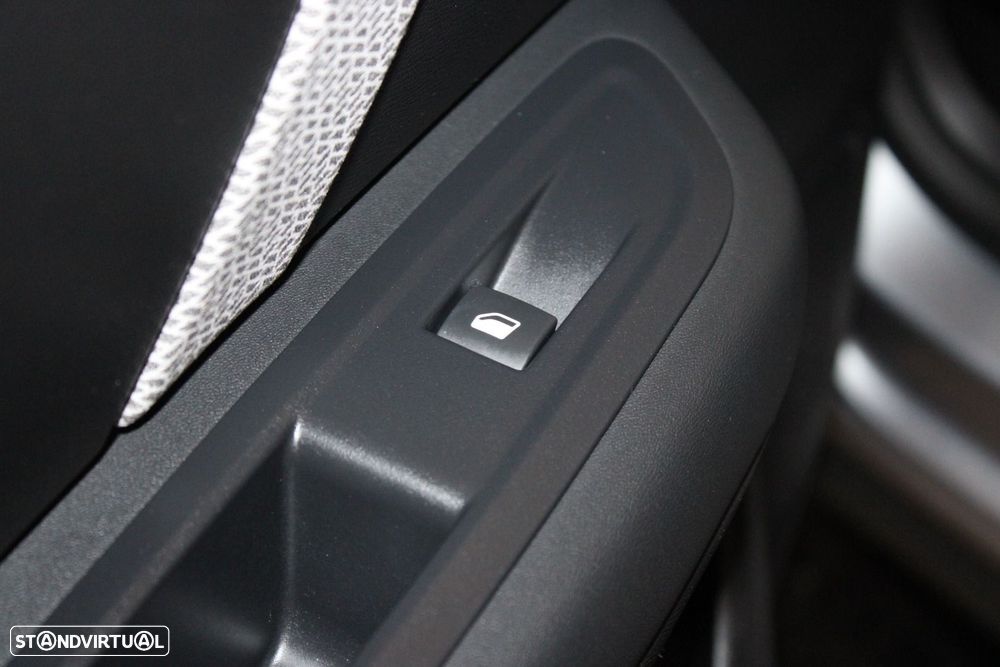 Citroën C4 X 1.2 PureTech Max EAT8 - 34
