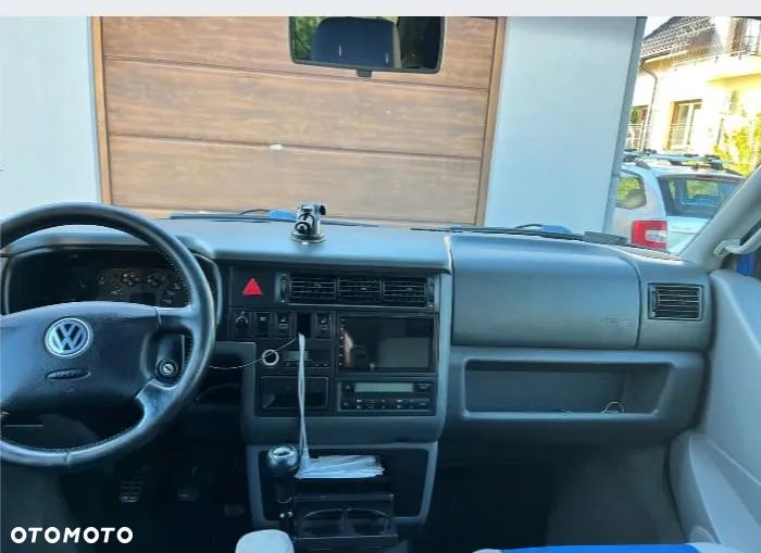 Volkswagen Multivan - 4