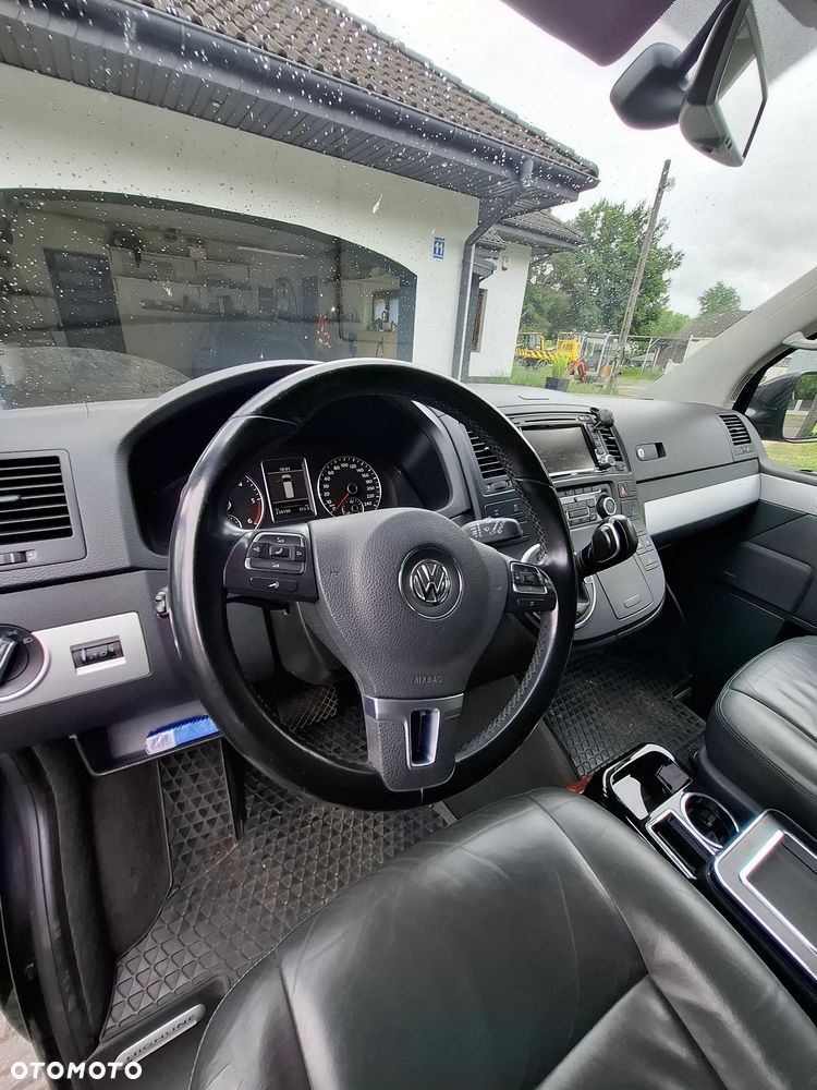 Volkswagen Multivan - 26