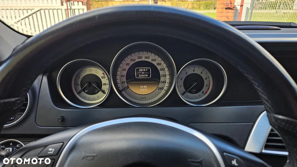 Mercedes-Benz Klasa C 200 CGI BlueEFFICIENCY Avantgarde - 16
