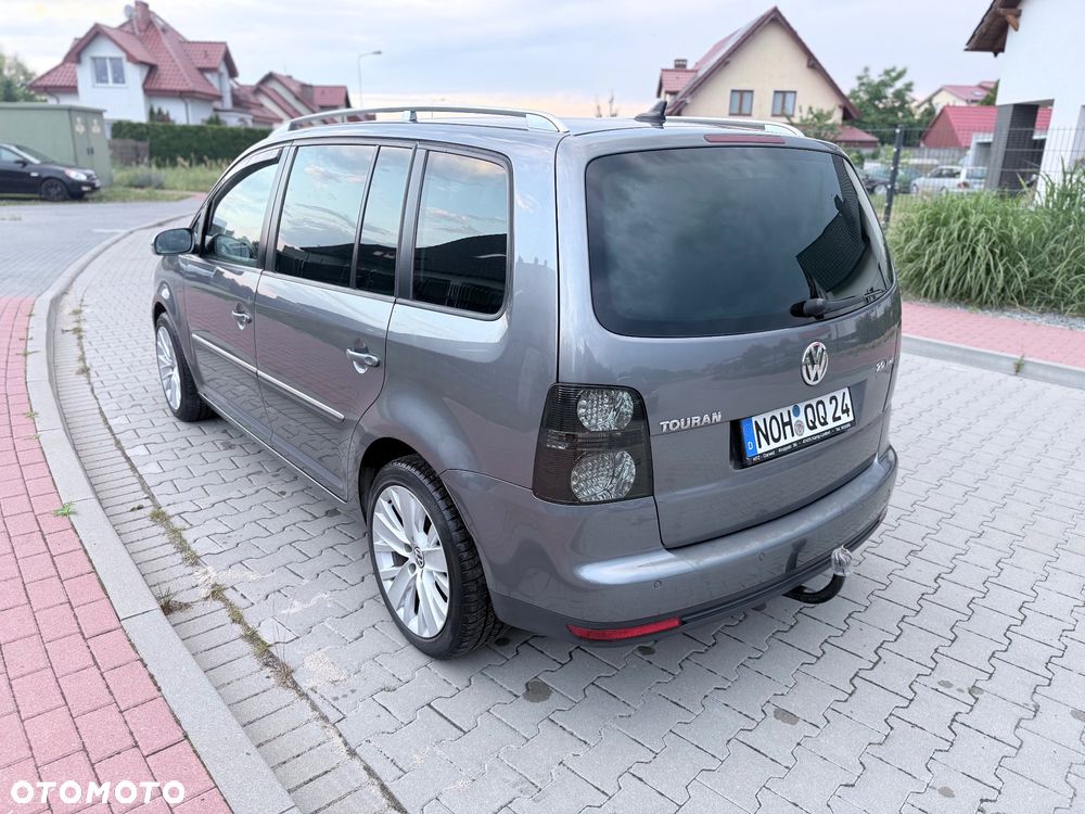 Volkswagen Touran 2.0 TDI DPF Highline DSG - 12