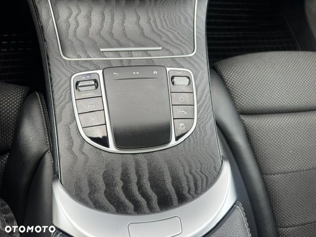 Mercedes-Benz GLC - 18