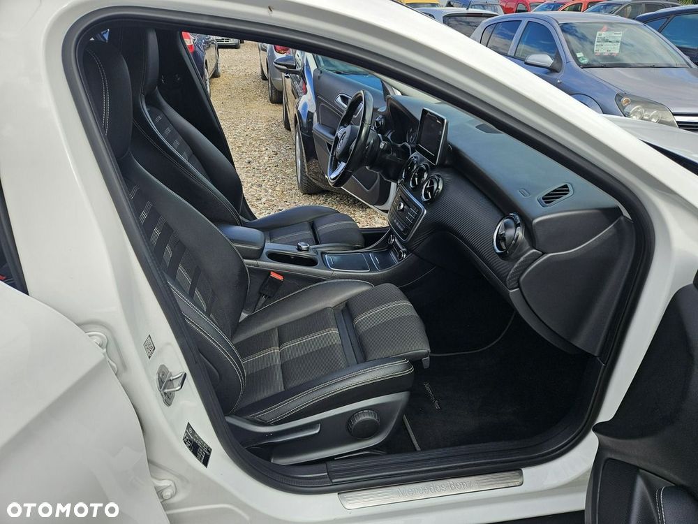 Mercedes-Benz GLA - 10