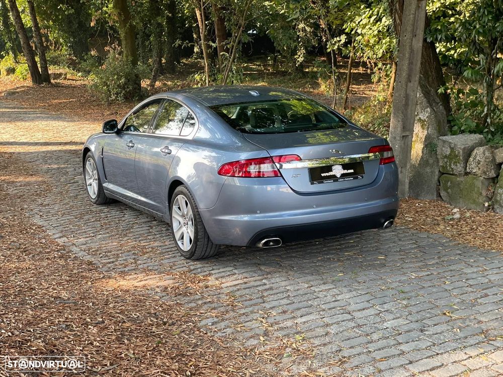 Jaguar XF 2.7 D V6 Premium Luxury - 6