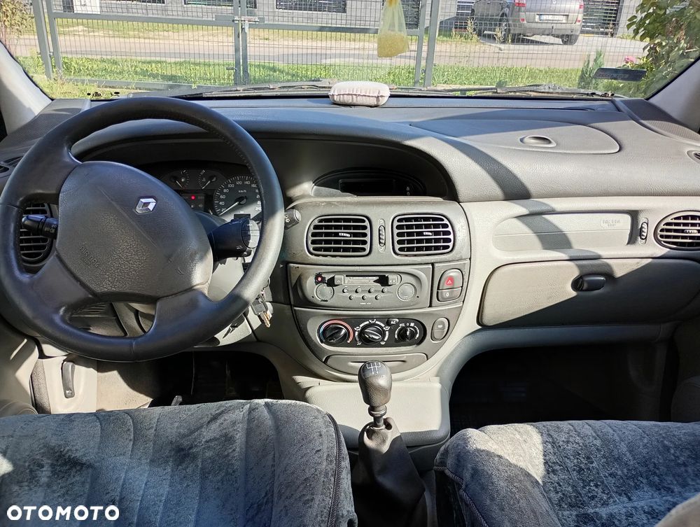 Renault Scenic 1.6 16V EXA - 6
