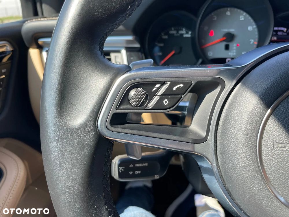 Porsche Macan S - 30