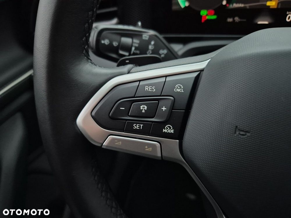 Volkswagen Passat - 19