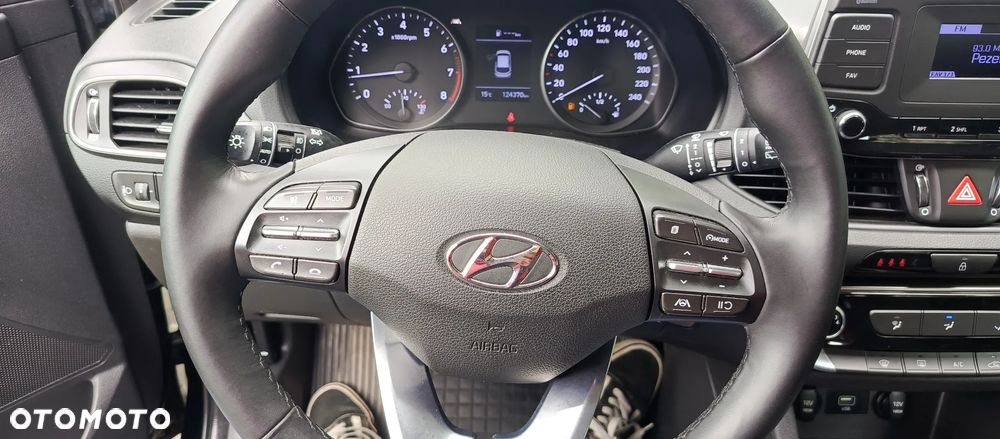 Hyundai i30 1.5 DPI Classic + - 5