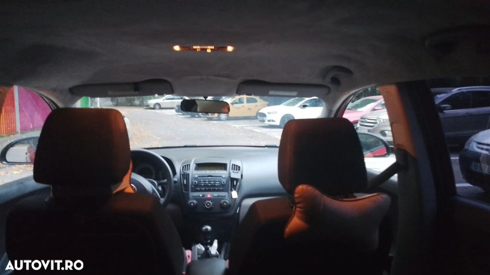 Kia Ceed - 8