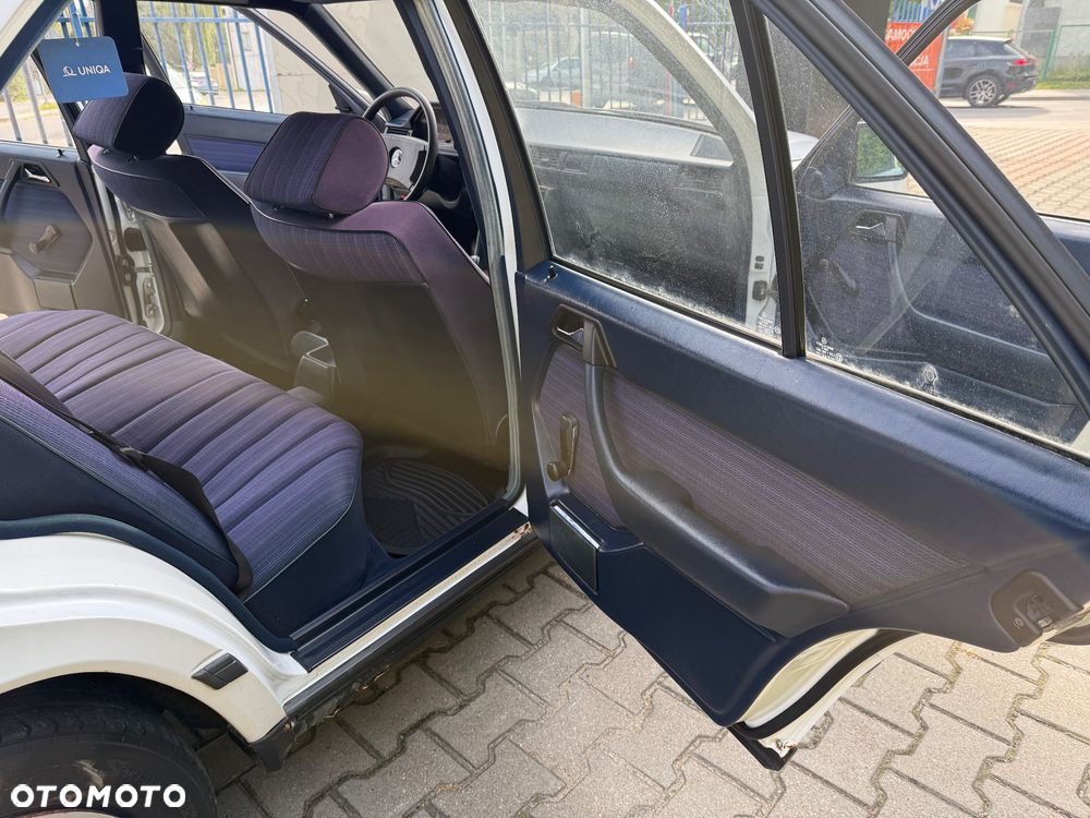 Mercedes-Benz W124 (1984-1993) - 17