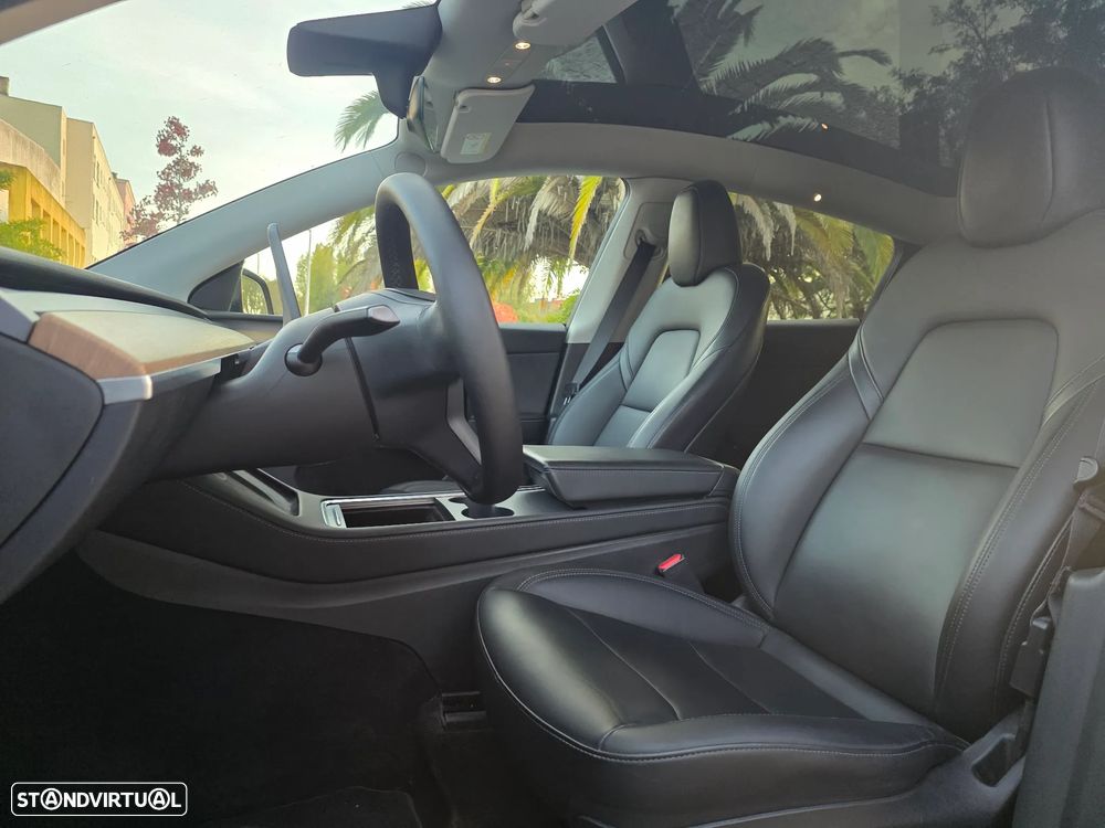 Tesla Model Y Long Range Dual Motor AWD - 4
