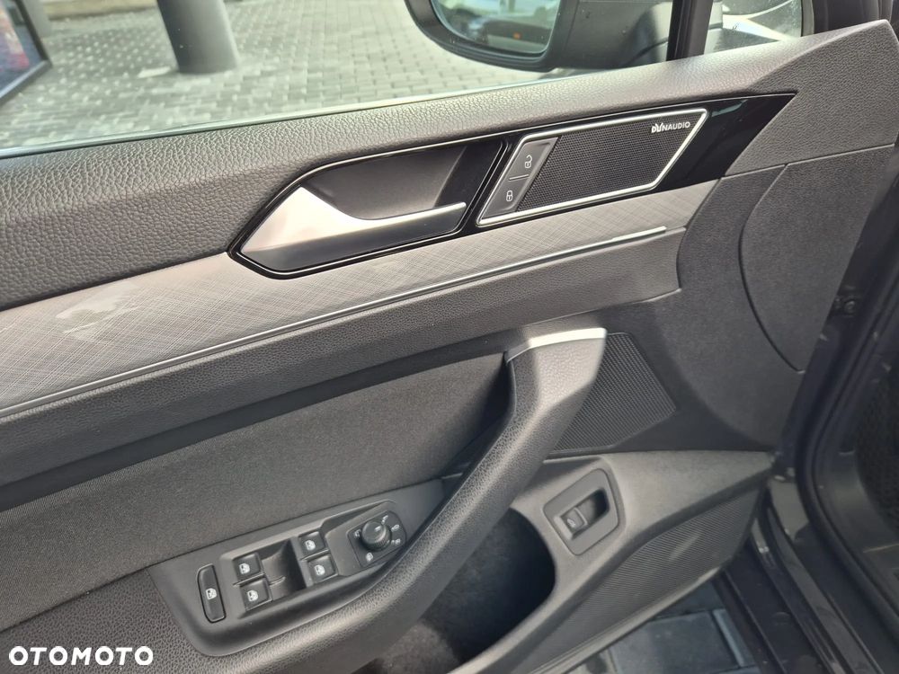 Volkswagen Passat 2.0 TDI SCR DSG Business - 10