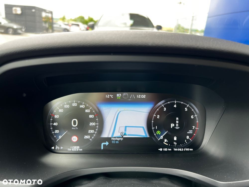 Volvo V60 T4 Momentum Pro - 39