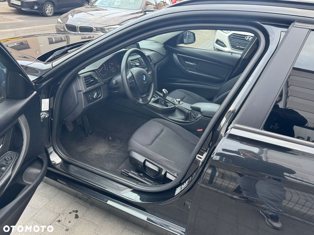 BMW Seria 3 318d - 6
