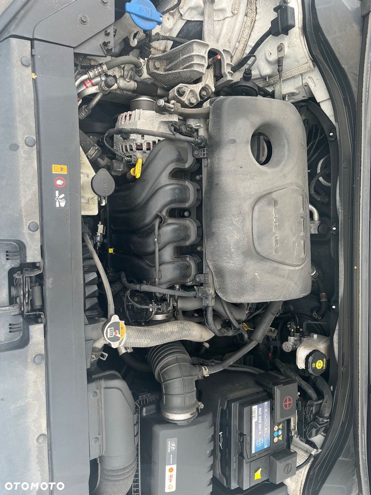 Hyundai Elantra 1.6 Comfort - 19