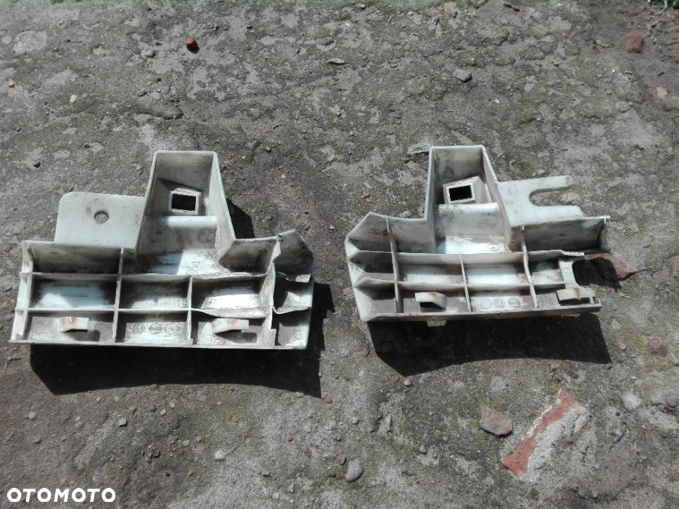 Peugeot 307 hb Ślizg zderzaka prawy tył - 2