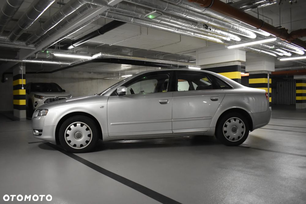 Audi A4 Limousine - 12