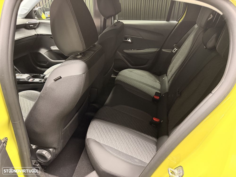 Peugeot e-208 Allure - 11