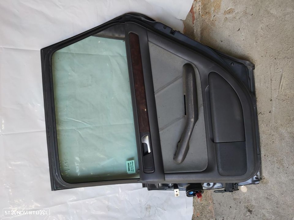 Porta Traseira Direita Audi A6 Carrinha 2002 Completa - 1