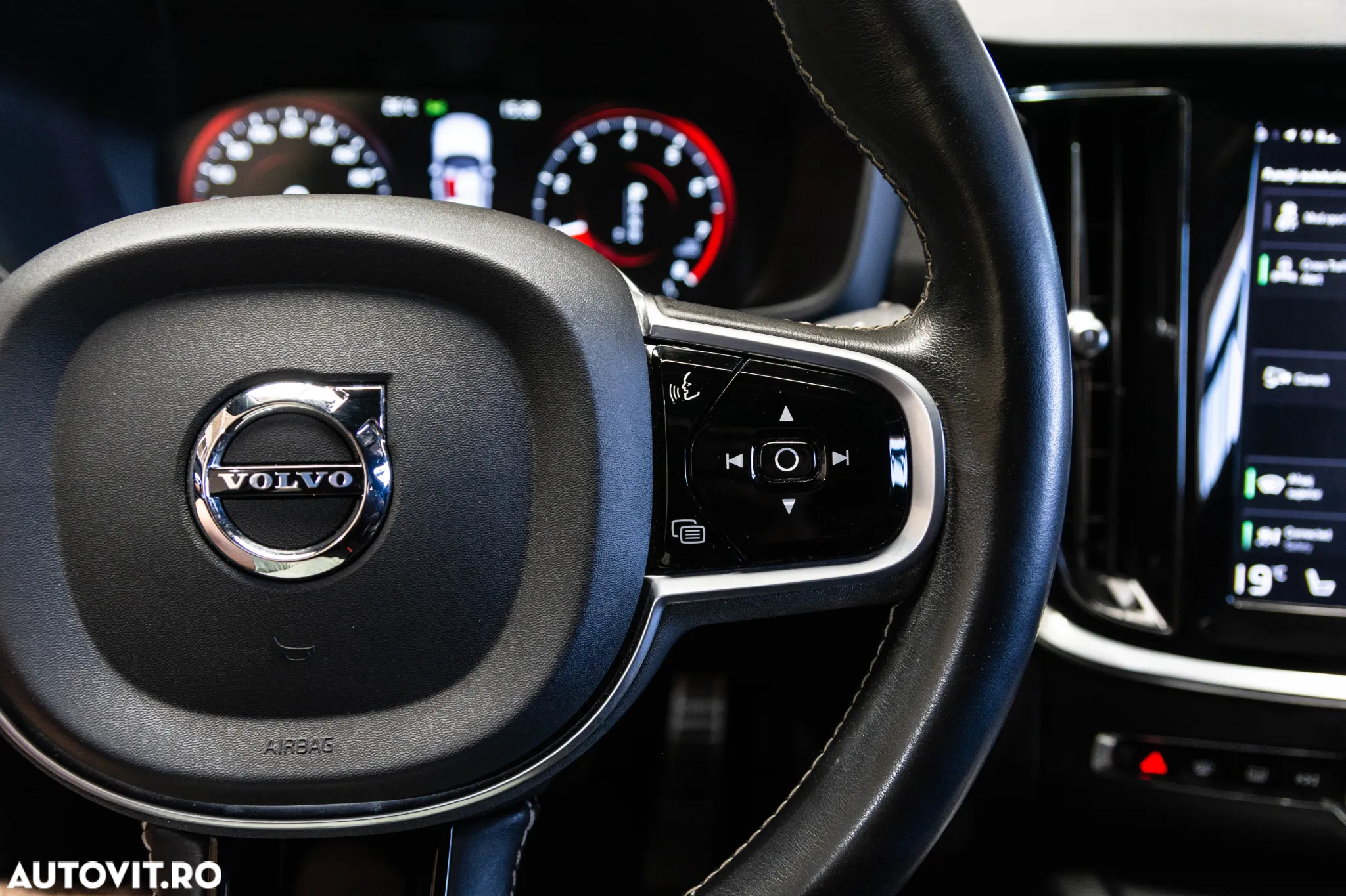 Volvo S60 T5 AWD R-Design - 23