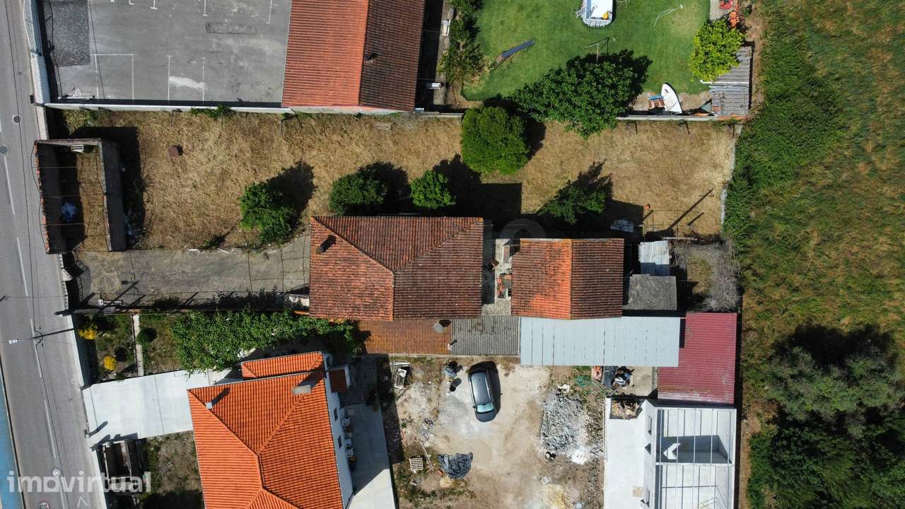 Duas Moradias em Terreno Urbano de 1.000 m² - centro da Lousã - Grande imagem: 4/26