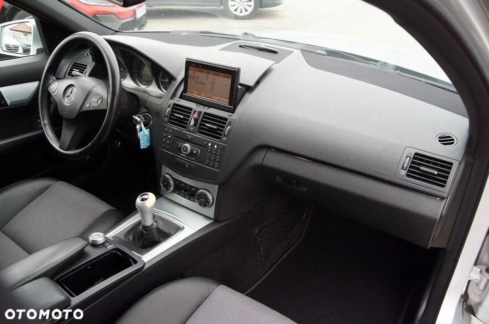 Mercedes-Benz Klasa C 250 CDI Avantgarde Edition - 19