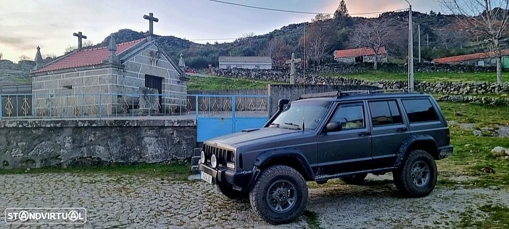 Jeep Cherokee 2.5 TD Classic - 9