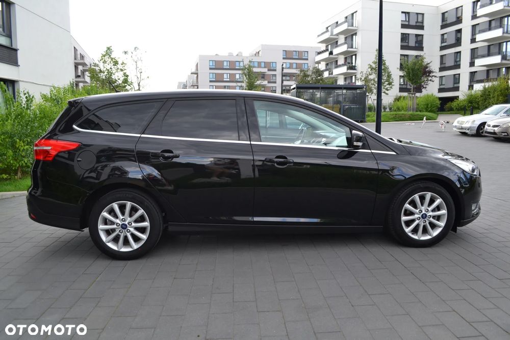 Ford Focus SW 1.0 EcoBoost Titanium - 4