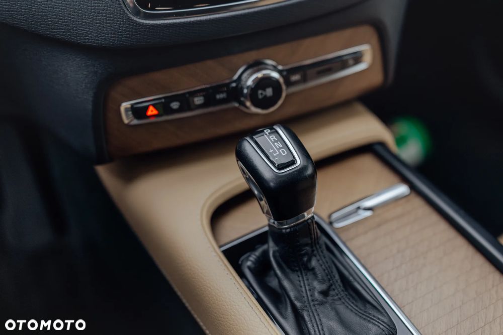 Volvo XC 90 T6 AWD Momentum - 23