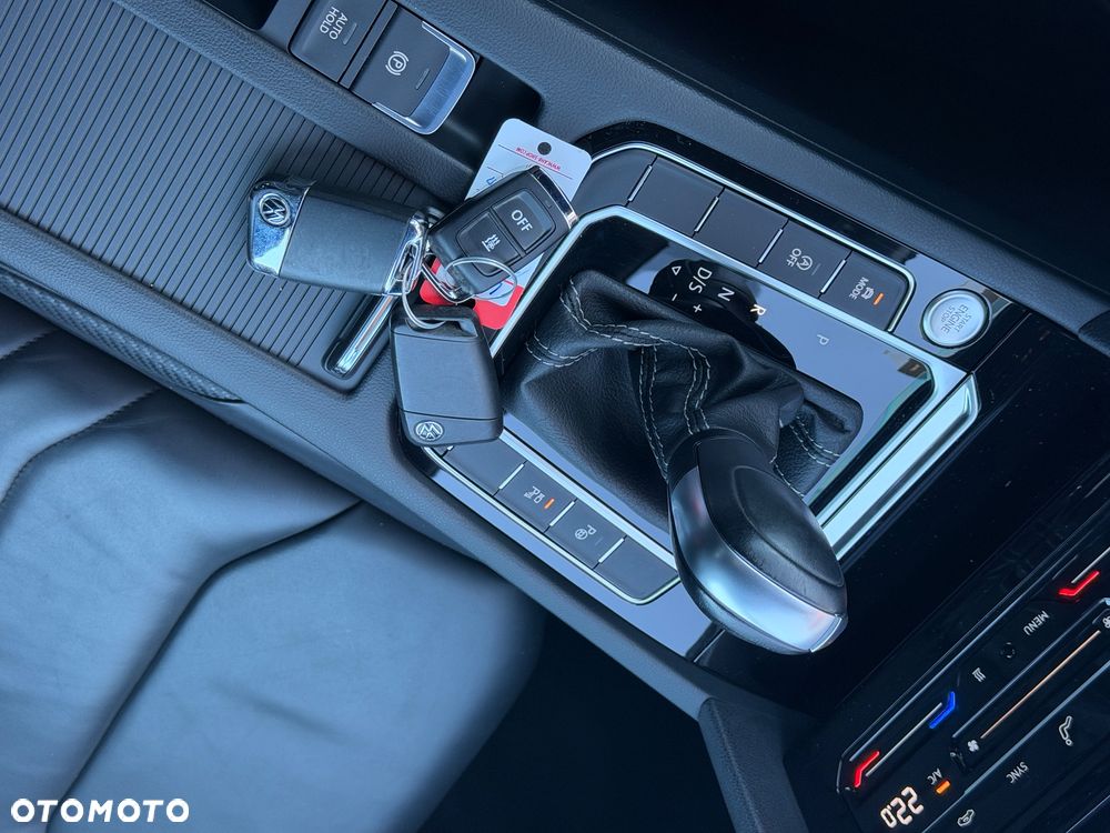 Volkswagen Arteon 2.0 TDI SCR 4Motion DSG R-Line - 38