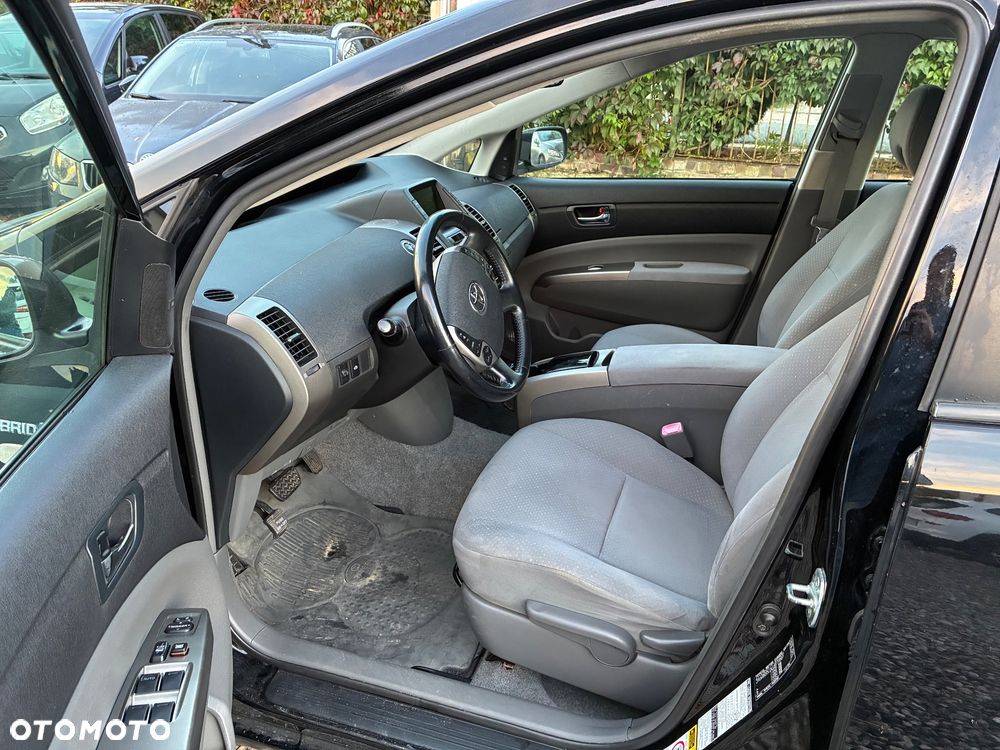 Toyota Prius - 8