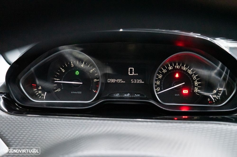 Peugeot 208 1.2 PureTech Style - 36