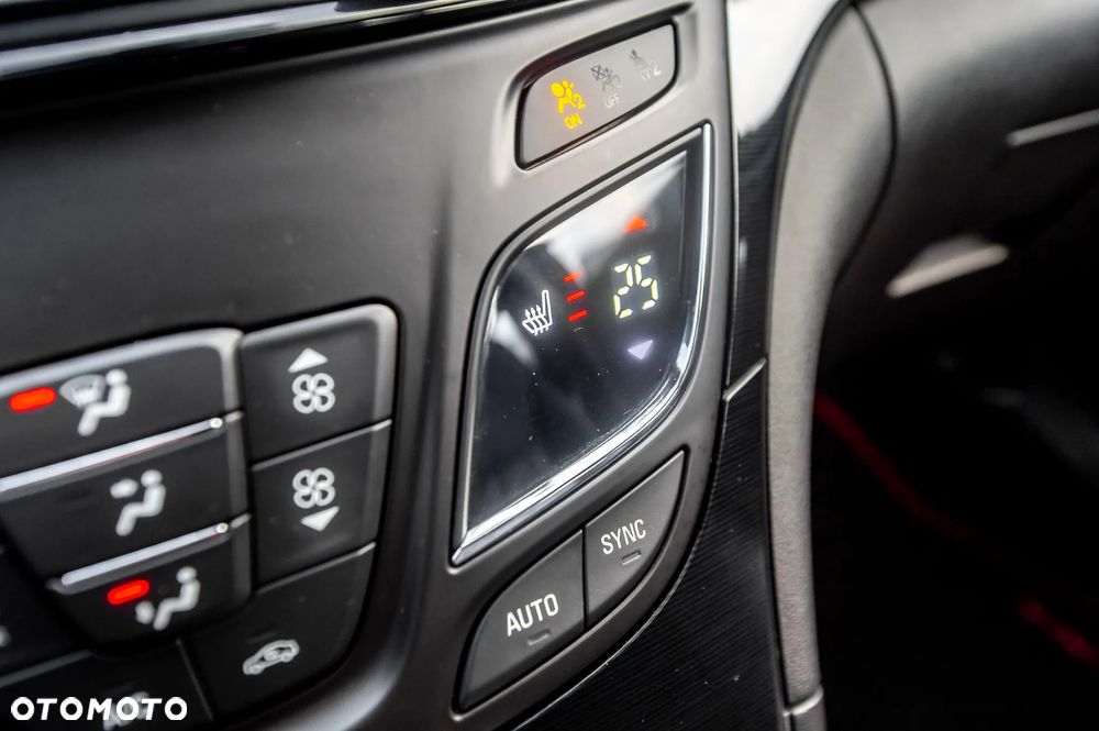 Opel Insignia 2.0 Turbo 4x4 Sport - 32