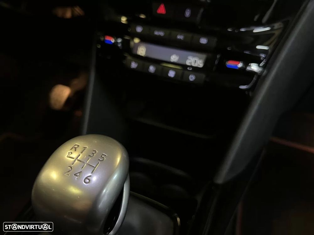 Peugeot 2008 1.2 PureTech GT - 18