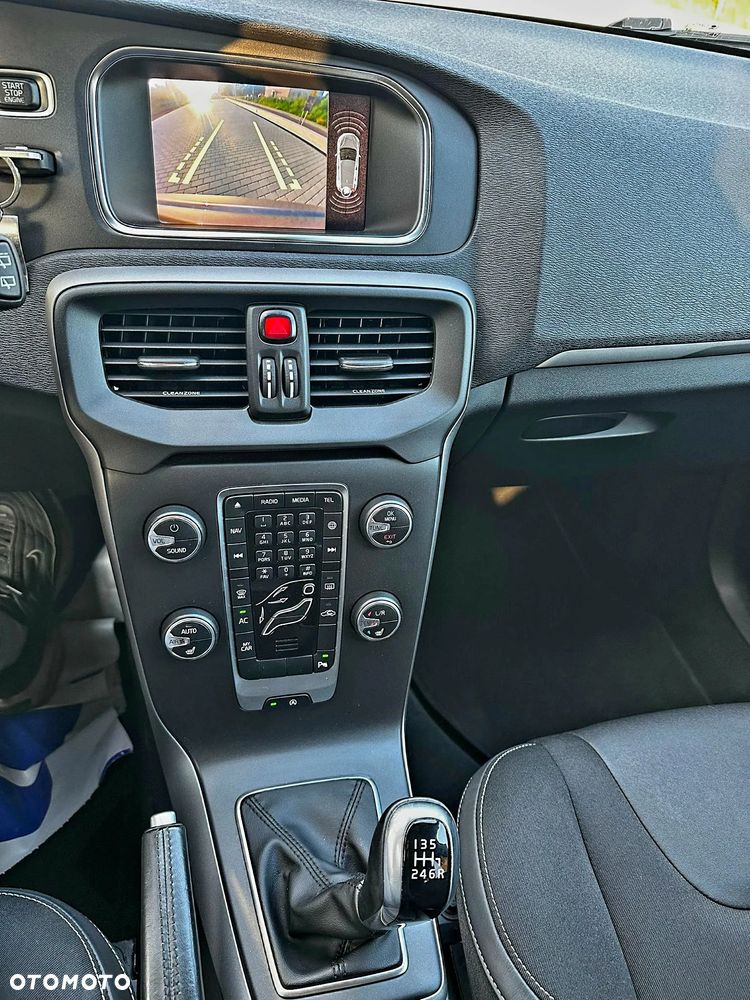 Volvo V40 D2 - 13
