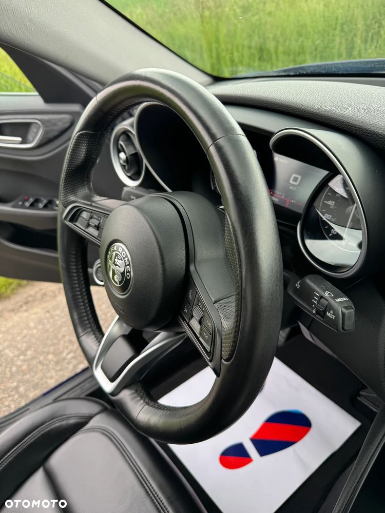 Alfa Romeo Giulia 2.0 Turbo Veloce - 24