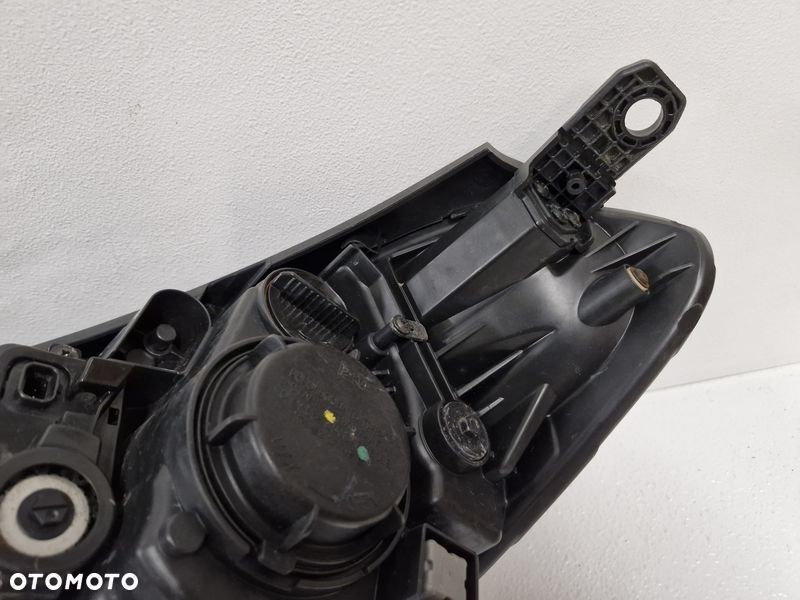 HYUNDAI TUCSON III LAMPA PRAWY PRZÓD PRAWA PRZEDNIA REFLEKTOR LED UK 92102-D7210 - 11