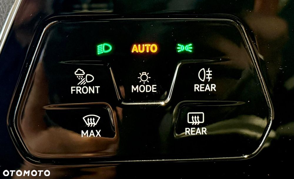 Volkswagen Golf 2.0 TSI 4Motion R DSG - 23