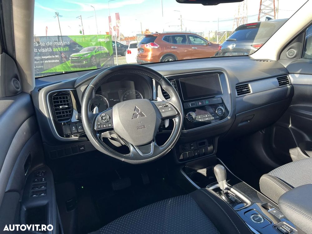 Mitsubishi Outlander 2.2 DI-D 4WD Automatik Diamant Edition+ - 6