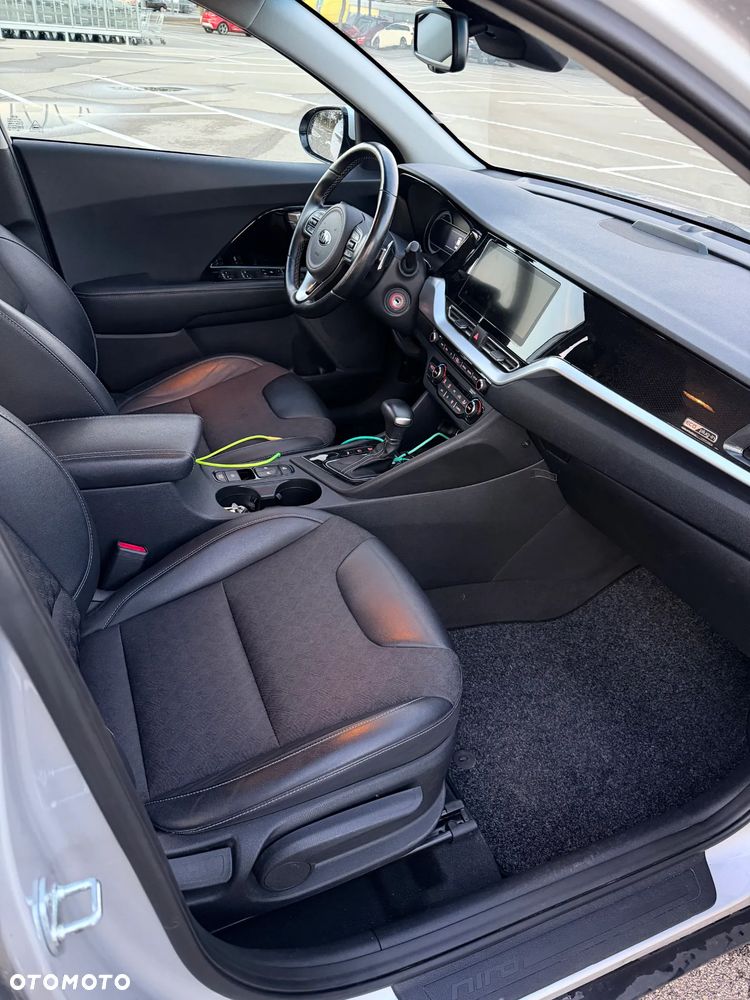 Kia Niro 1.6 GDI Plug-in Hybrid M - 4