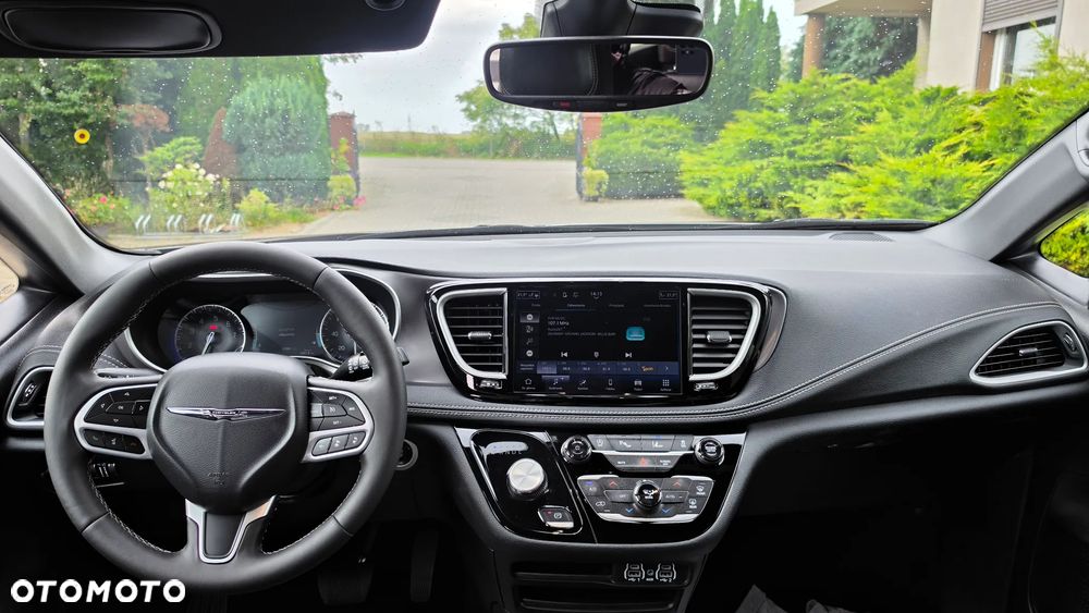 Chrysler Pacifica - 18