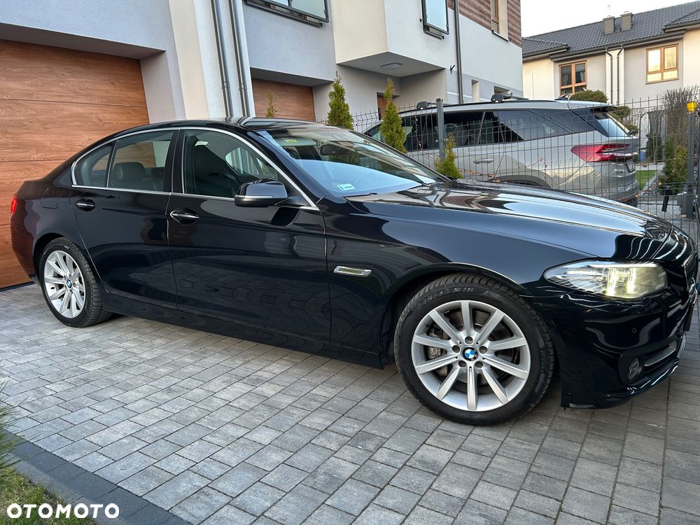 BMW Seria 5 525d xDrive - 12