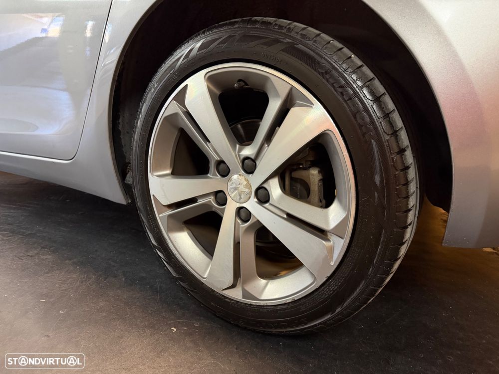 Peugeot 308 1.6 BlueHDi Allure J17 - 30