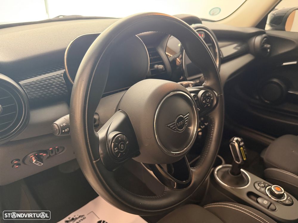 MINI 3 Portas Cooper SE Essential - 20