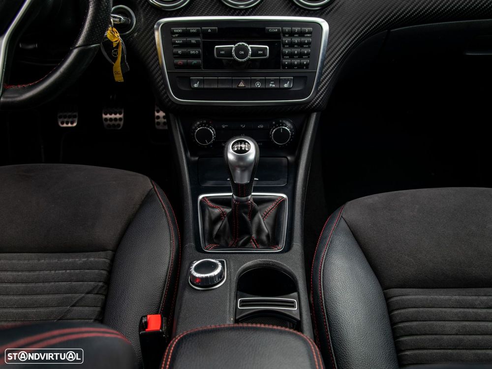 Mercedes-Benz A 180 d AMG Line - 20