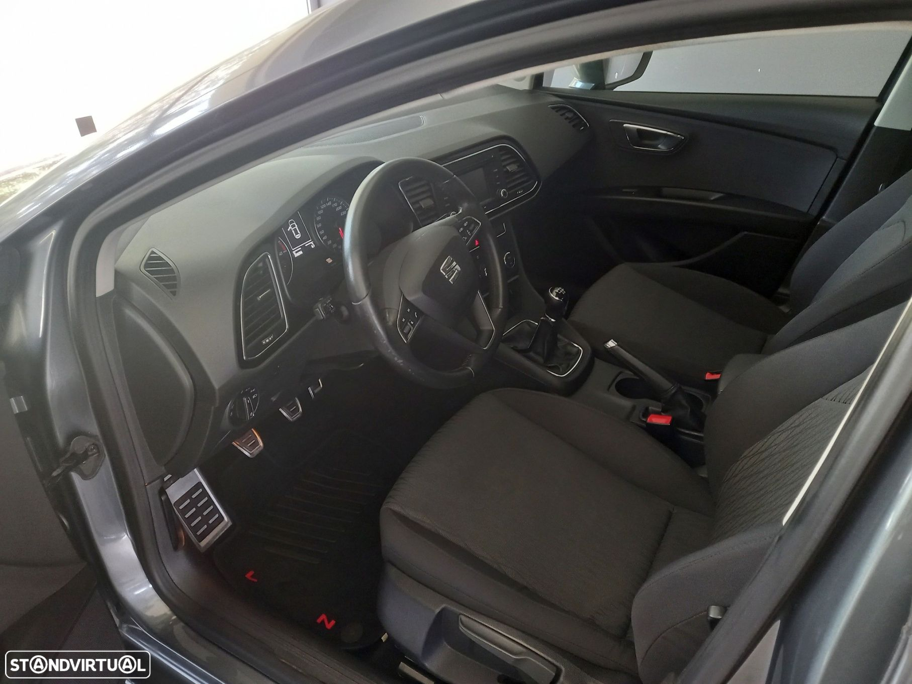 SEAT Leon ST 1.6 TDI Style Ecomotive - 8