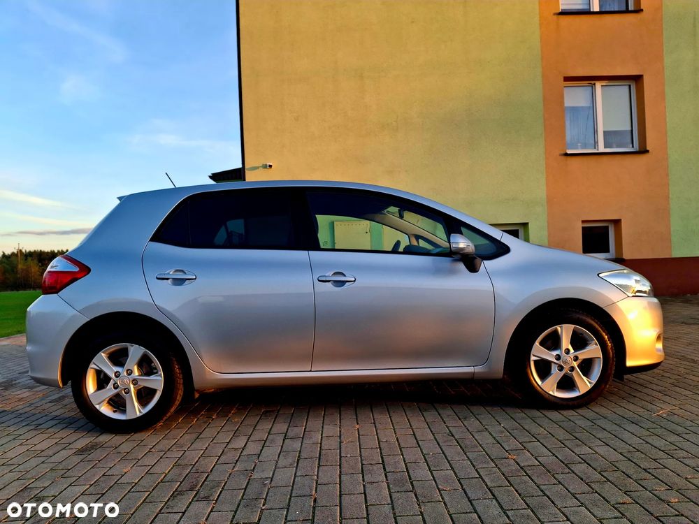 Toyota Auris 1.6 Executive - 6