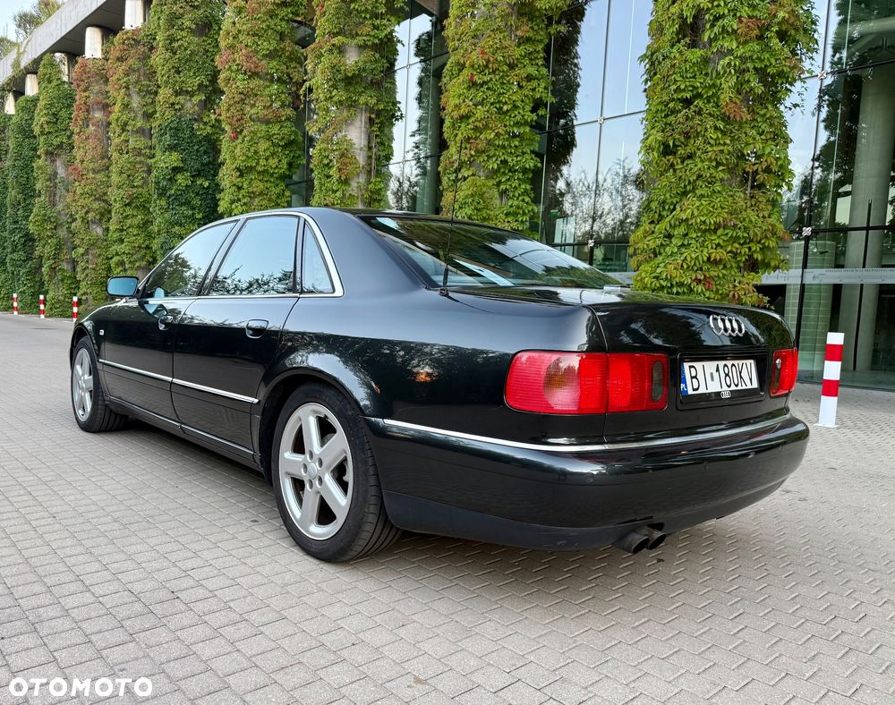 Audi A8 - 4
