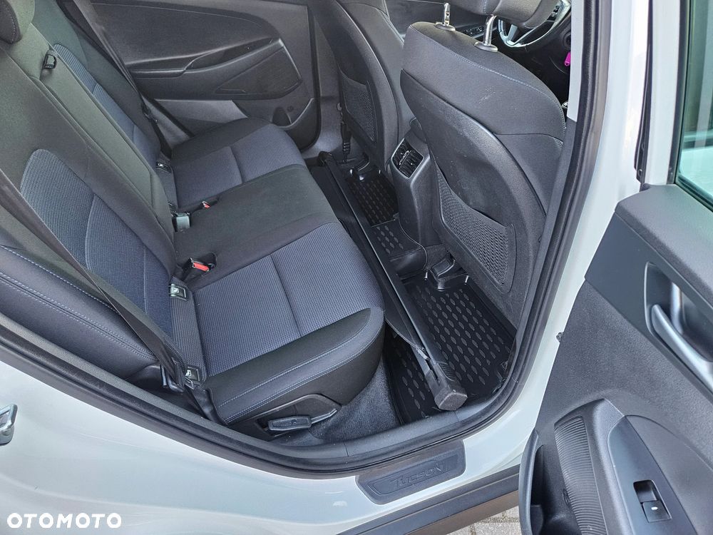 Hyundai Tucson 1.7 CRDI BlueDrive Style 2WD - 7